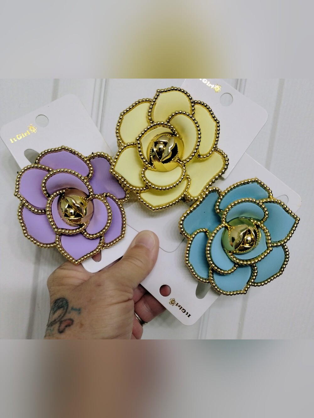 Camellia Hair Clips NWT 3 Pieces - Picture 2 of 16